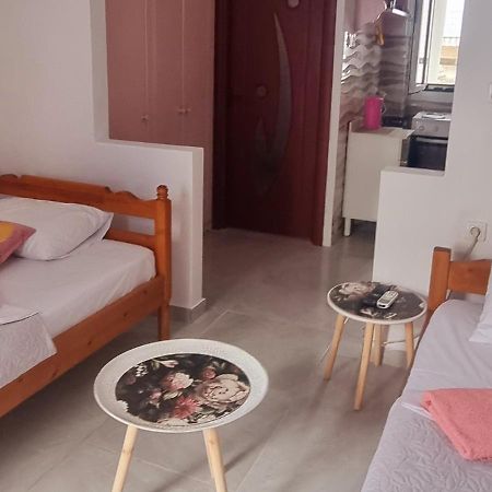 Angel Studio Apartment Skiathos Town Exterior photo